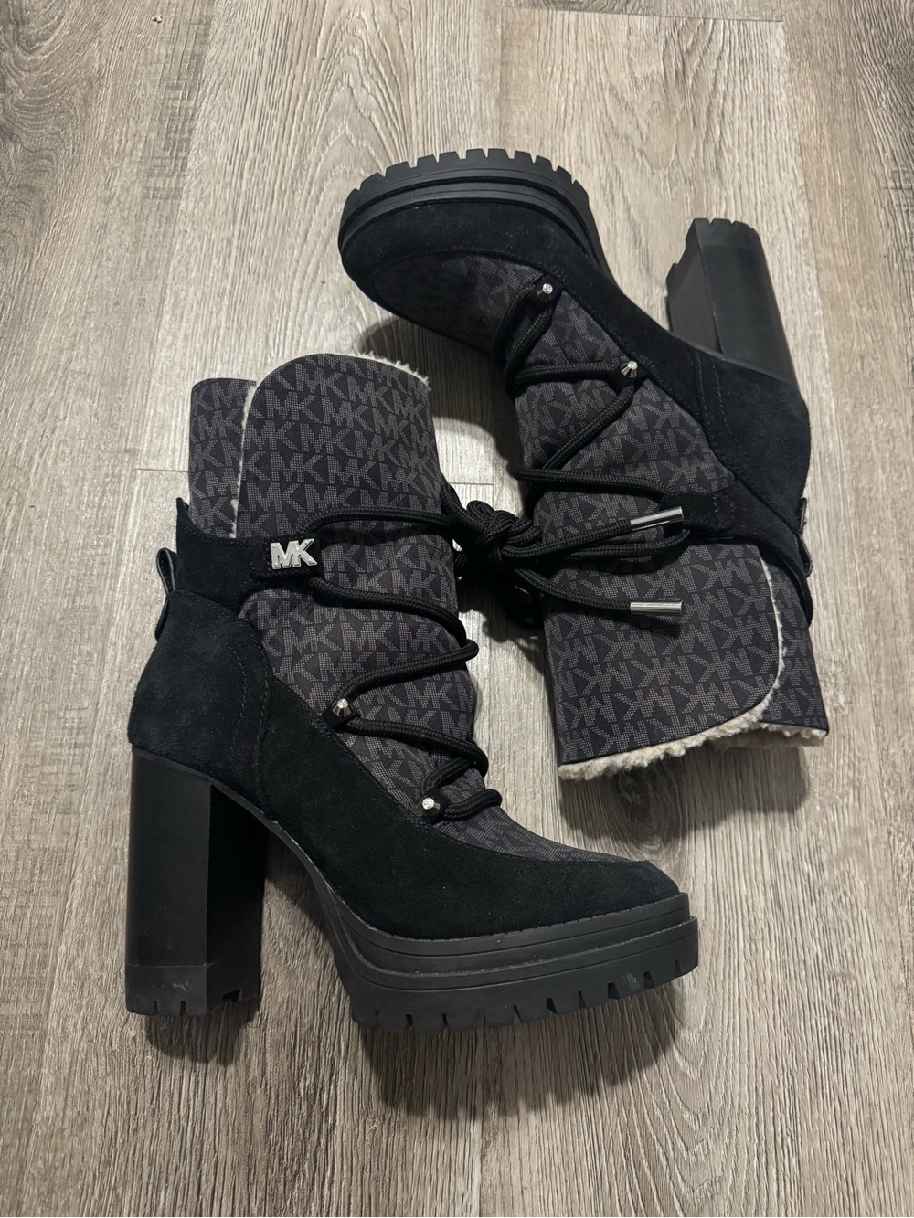 Michael Kors Black MK Logo Shearling-Lined Lace-Up Heeled boots size 6